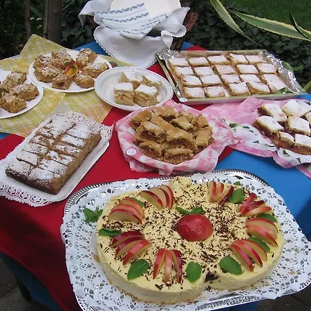 Fonagy Es Walter Vendeg- Es Borhaz Bed and Breakfast 3*