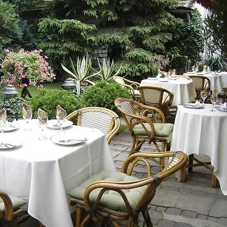 Fonagy Es Walter Vendeg- Es Borhaz Bed and Breakfast 3*