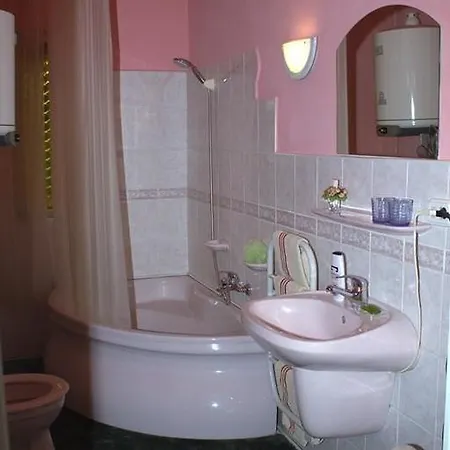 Bed and Breakfast Fonagy Es Walter Vendeg- Es Borhaz 3*