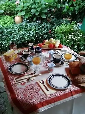 Fonagy Es Walter Vendeg- Es Borhaz Bed and Breakfast Vác