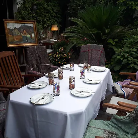 Fonagy Es Walter Vendeg- Es Borhaz Bed and Breakfast Vác